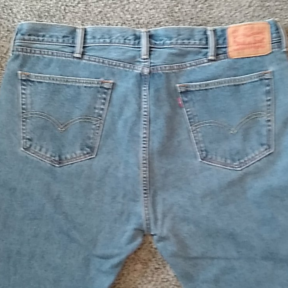 2 pair of Mens Levi jeans
